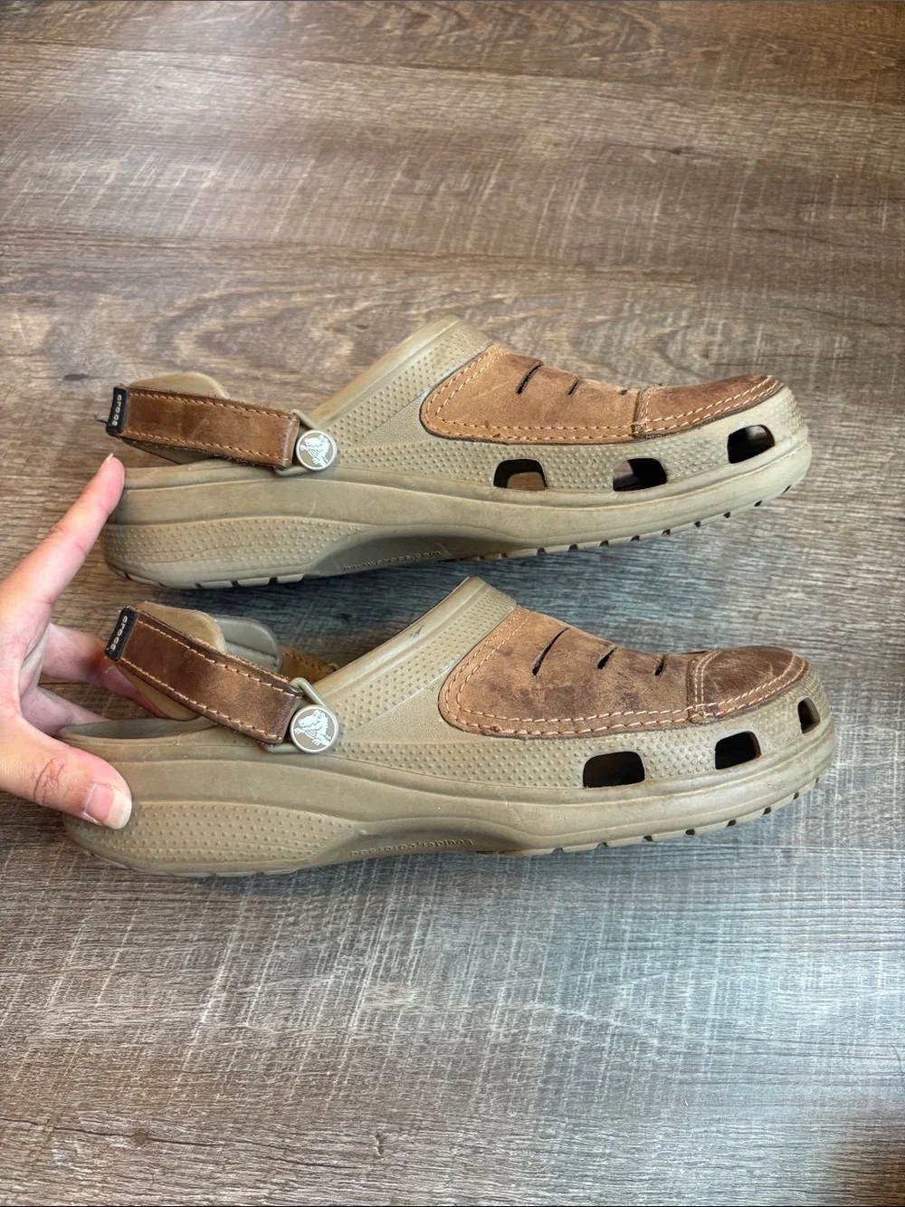 Crocs Yukon Vista Clogs Mens 11 Brown Leather Upper Slip On Back Strap Cushioned